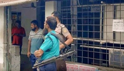 খুলনায় মসজিদে সন্ত্রাসীদের গুলি, দুই মুসল্লি গুলিবিদ্ধ