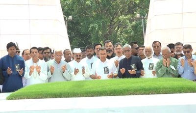 জিয়াউর রহমানের সমাধিতে শ্রদ্ধা জানালেন তারেক রহমান