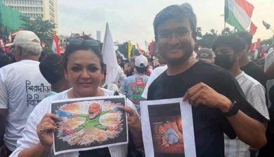 ককরোচদের আন্দোলন থামতেই সাইবার অভিযানে পুলিশ