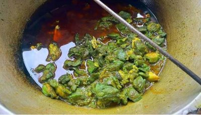 খুলনায় রান্নার সময় গরুর মাংস সবুজ, কারণ খুঁজতে পাঠানো হচ্ছে ল্যাবে
