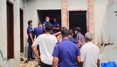 বড়াইগ্রামে পাশের বাড়ির টয়লেট থেকে যুবকের অর্ধগলিত মৃতদেহ উদ্ধার