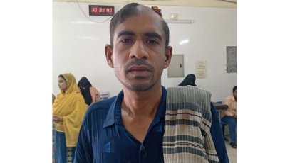পবায় বাবা-ছেলের ঝগড়া থামাতে গিয়ে হাসুয়ার কোপে চাচা নিহত