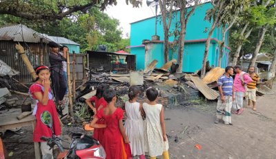 সাঁথিয়ায় গভীর রাতে আগুনে দোকান পুড়ে ভষ্মীভূত