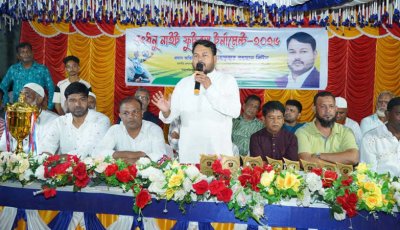 রংধনু নাইট ফুটবল টুর্নামেন্টের পুরস্কার বিতরণ করলেন রাসিক প্রশাসক