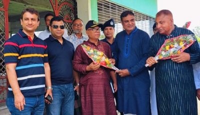 সিংড়ার আদর্শ গ্রাম হুলহুলিয়া পরিদর্শনে রাজশাহী রেঞ্জের ডিআইজি