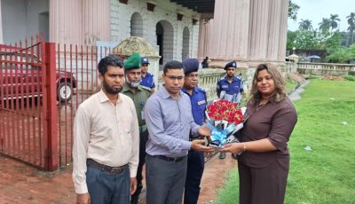 পুঠিয়ার রাজবাড়ি পরিদর্শনে মালদ্বীপের রাষ্ট্রদূত, বানেশ্বরে কিনলেন আম