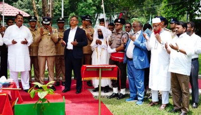 বাংলাদেশ পুলিশ একাডেমিতে বৃক্ষরোপণ করলেন স্বরাষ্ট্র মন্ত্রী