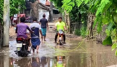 পিচ উঠে গর্ত, বর্ষায় কাদায় ডুবছে শিবগঞ্জের সড়ক
