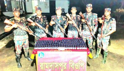 গোমস্তাপুরে ভারতীয় সিরাপ ও মোবাইল ফোন জব্দ