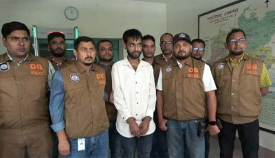 প্রধানমন্ত্রীর অতিরিক্ত প্রেস সচিবের স্টাফ পরিচয়ে প্রতারণা, নাটোরে গ্রেপ্তার