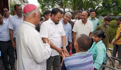 প্রতিবন্ধীদের প্রতিষ্ঠান স্নেহনীড় পরিদর্শন করলেন রাসিক প্রশাসক