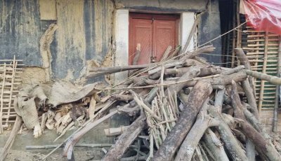 সাপাহারে প্রবাসীর বসতভিটা জবরদখলের অভিযোগ