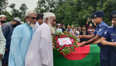 গোমস্তাপুরে বীরমুক্তিযোদ্ধা আনোয়ার হোসেনের দাফন সম্পন্ন