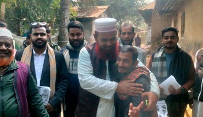 রাজশাহী-৫: দাঁড়িপাল্লায় ভোট চেয়ে জামায়াত প্রার্থীর গণসংযোগ