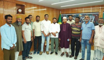 রাসিক প্রশাসকের সঙ্গে শেকেরচক মহলদারপাড়া জামে মসজিদ কমিটির সাক্ষাৎ ও মতবিনিময়