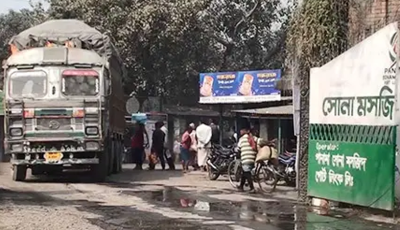 সোনামসজিদ বন্দরে বন্ধ পাথর আমদানি, বিপাকে শ্রমিক ও ব্যবসায়ীরা