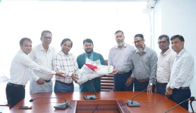 রাসিক প্রশাসকের সাথে রাজশাহী কলেজ অধ্যক্ষের সৌজন্য সাক্ষাৎ