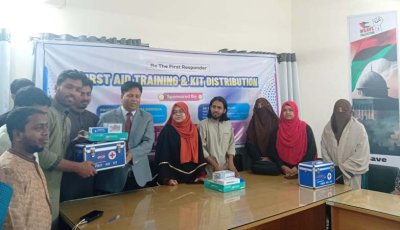 রাকসুর উদ্যোগে ১২টি হলে ফার্স্ট এইড বক্স বিতরণ