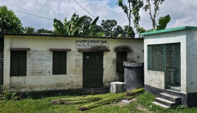 কাগজে স্বাস্থ্যসেবা, বাস্তবে তালাবদ্ধ ক্লিনিক