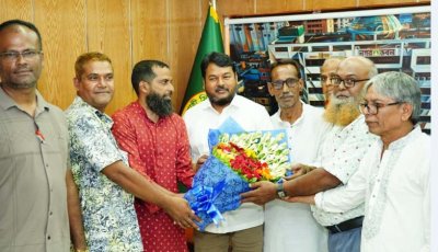 রাসিক প্রশাসকের সঙ্গে কোর্ট দলিল লেখক সমিতির নেতৃবৃন্দের সৌজন্য সাক্ষাৎ