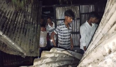 মোহনপুরে অগ্নিকাণ্ডে বসতবাড়ি পুড়ে ছাই