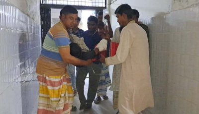 চাটমোহরে চা স্টলে বসে থাকাবস্থায় দুর্বৃত্তদের গুলিতে আহত ২