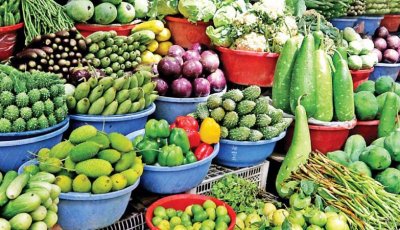 বেড়েছে মুরগির দাম, কমেনি সবজিরও