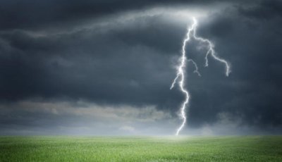 গুরুদাসপুরে বজ্রপাতে গৃহবধূর মৃত্যু