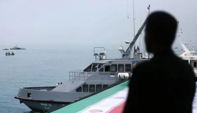 হরমুজ প্রণালিতে নতুন মাইন পাতার দাবি ইরানের