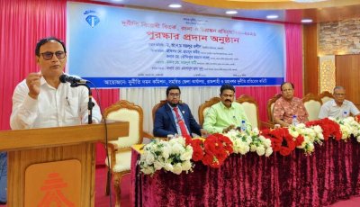 দুর্নীতির বিরুদ্ধে প্রতিরোধ গড়ে তুলতে হবে পরিবার থেকেই: বিভাগীয় কমিশনার