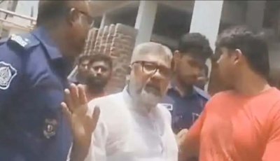 কালীগঞ্জে আ. লীগ নেতাকে পুলিশের কাছ থেকে ছিনিয়ে নিলেন নেতাকর্মীরা