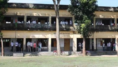 বাল্যবিয়ে করায় শিক্ষার্থী দম্পতিকে পরীক্ষা দিতে দিলেন না প্রধান শিক্ষক