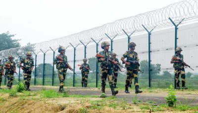 বাংলাদেশ সীমান্তে পাকিস্তানি গুপ্তচর সন্দেহে একজনকে আটক করেছে ভারত