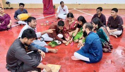 মন কেড়েছে ‘পুতুল প্রহর’
