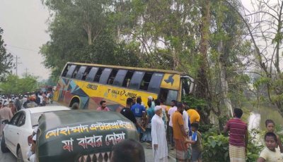 সিরাজগঞ্জে বাসচাপায় অটোভ্যানের তিন যাত্রী নিহত