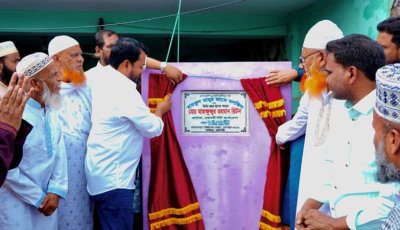 বায়তুল মামুর জামে মসজিদের ফলক উন্মোচন ও ভিত্তিপ্রস্তর স্থাপন করলেন রাসিক প্রশাসক