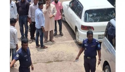 আদালত প্রাঙ্গণে বিএনপি নেতাকে লক্ষ্য করে গুলি