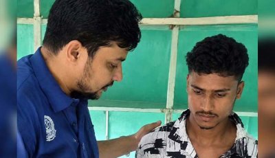 এবার আইফোনের জন্য বন্ধুকে গলাকেটে হত্যা
