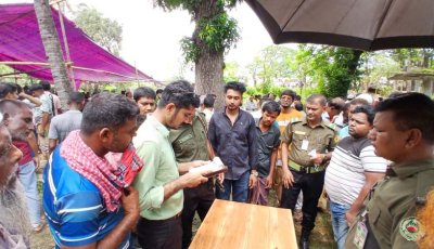 পুঠিয়ার ঝলমলিয়া হাটে অতিরিক্ত হাসিল আদায় রোধে প্রশাসনের ঝটিকা অভিযান