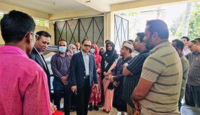 সিংড়া উপজেলা স্বাস্থ্য কমপ্লেক্স পরিদর্শনে উপসচিব গোলাম কিবরিয়া