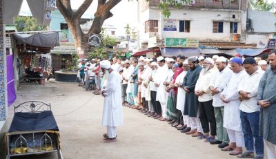 সাবেক কাউন্সিলর বেলালের মা ও নেসকোর কর্মচারী ইউনিয়নের নেতা মিলনের সহধর্মিণীর জানাযা অনুষ্ঠিত