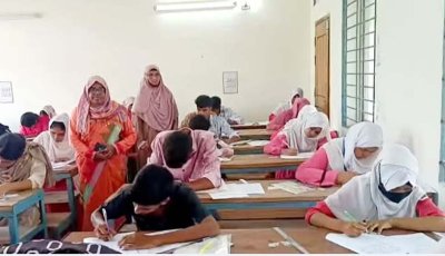 নিয়ামতপুরে এসএসসি পরীক্ষার প্রথম দিনেই অনুপস্থিত ৬৪ পরীক্ষার্থী