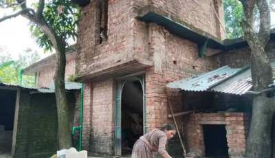 বদলগাছীতে ভিজিএফের তালিকায় পাকা বাড়ি-জমির মালিকরা