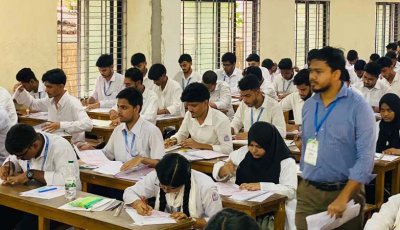এইচএসসির প্রথম দিনে অনুপস্থিত ২৫ হাজার, বহিষ্কার ৭ পরীক্ষার্থী