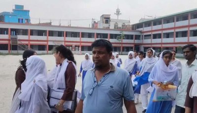 ভুল প্রশ্নে এসএসসি পরীক্ষা, কেন্দ্র সচিবসহ ১১ শিক্ষককে অব্যাহতি