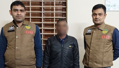 রাজশাহীতে প্রতারণার অভিযোগে অটোরিকশাচালক গ্রেফতার