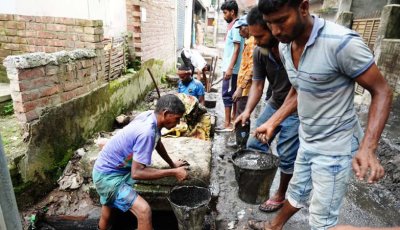 নগরীর বিভিন্ন এলাকায় রাস্তা ও ড্রেন পরিষ্কার-পরিচ্ছন্নতা কার্যক্রম অব্যাহত