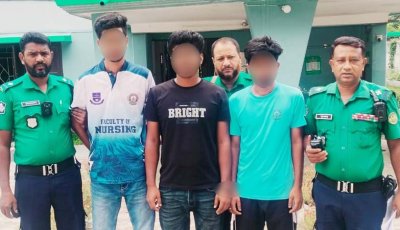 চোর সন্দেহে স্ট্যাম্প দিয়ে পিটিয়ে হত্যা, রাজশাহী নার্সিং কলেজের তিন শিক্ষার্থী গ্রেফতার