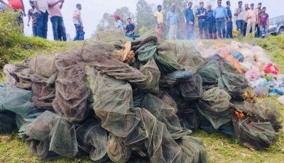 সিংড়ায় অবৈধ চায়না দুয়ারি জাল ধ্বংস