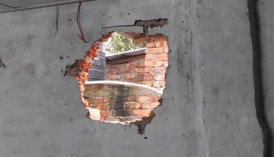 সান্তাহারে এক রাতে টিন ও দেয়াল কেটে ছয়টি দোকানে চুরি